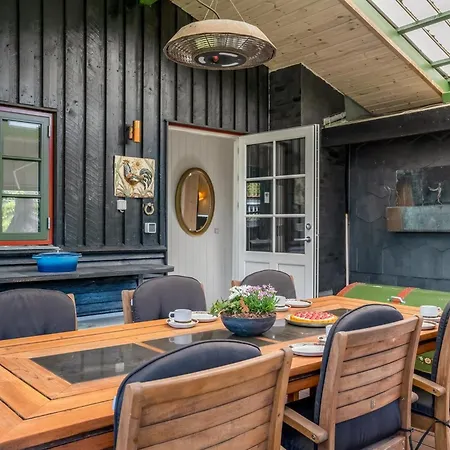Nyaraló Eljena - 550m From The Sea By Interhome