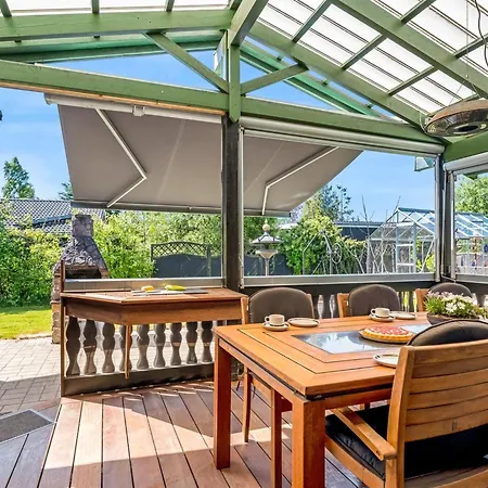 Eljena - 550m From The Sea By Interhome