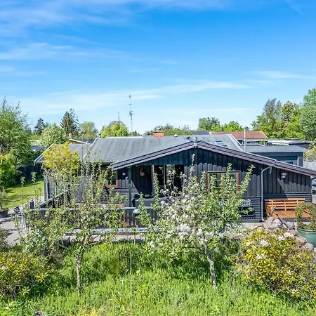 Eljena - 550m From The Sea By Interhome *