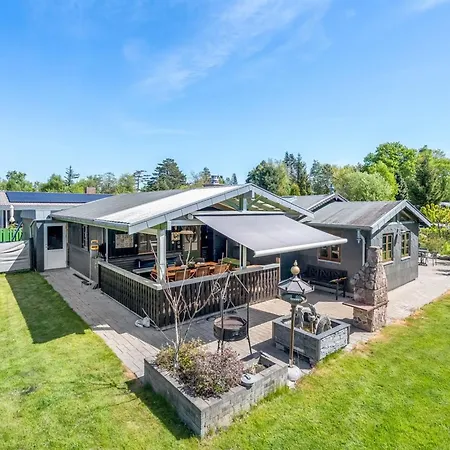 Nyaraló Eljena - 550m From The Sea By Interhome