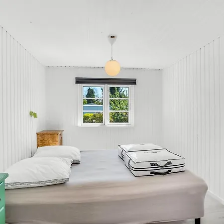 Nyaraló Eljena - 550m From The Sea By Interhome Bøtø By