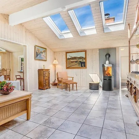 Eljena - 550m From The Sea By Interhome Nyaraló Bøtø By