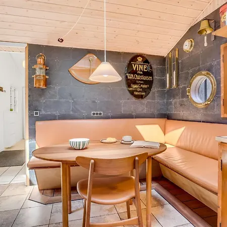Eljena - 550m From The Sea By Interhome Bøtø By