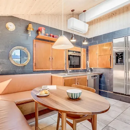 Nyaraló Eljena - 550m From The Sea By Interhome *
